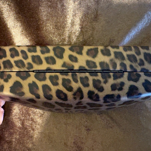 Guess Animal Print Hard Shell Eyeglass Case - Picture 3 of 5